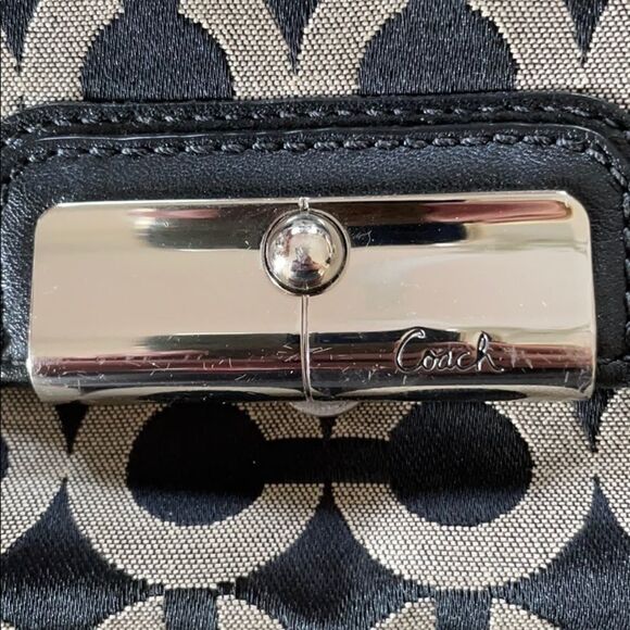 Coach wristlet  - Picture 3 of 6